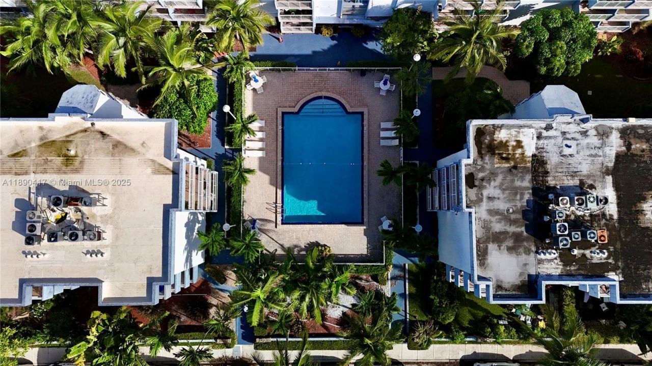 1801 S Treasure Dr, Unit 110, North Bay Village, FL 33141 Photo