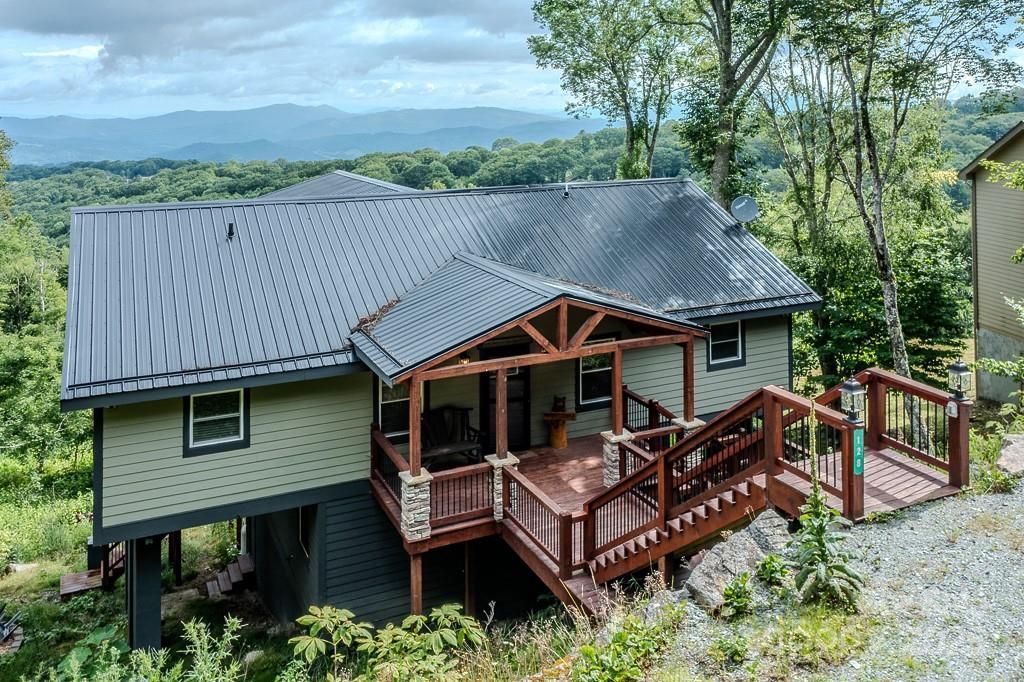128 Hawthorn Road, Banner Elk, NC 28604 Main Photo