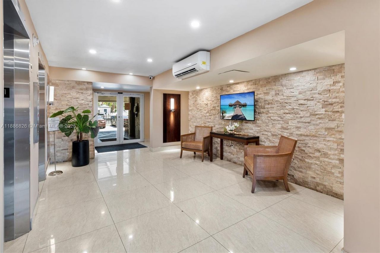 200 Diplomat Pkwy, Unit 825, Hallandale Beach, FL 33009 Photo