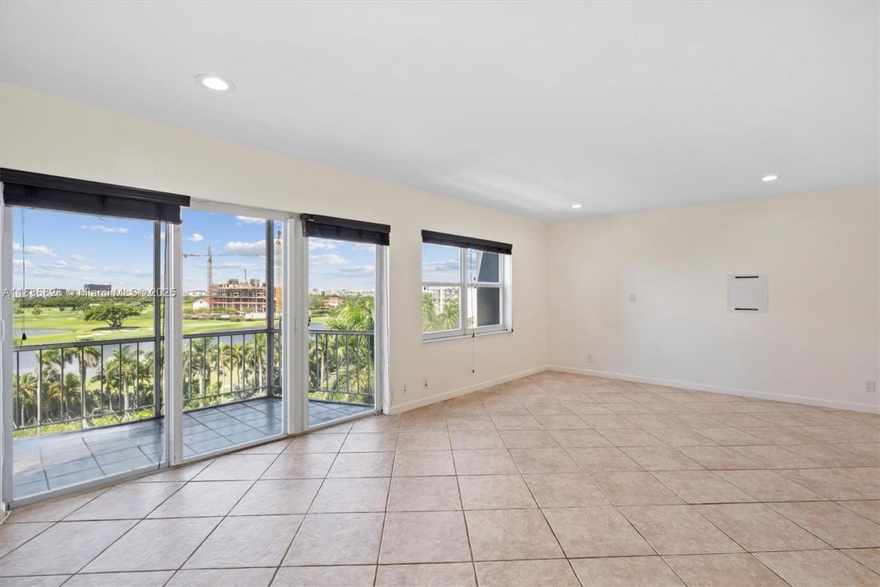 200 Diplomat Pkwy, Unit 825, Hallandale Beach, FL 33009 Photo