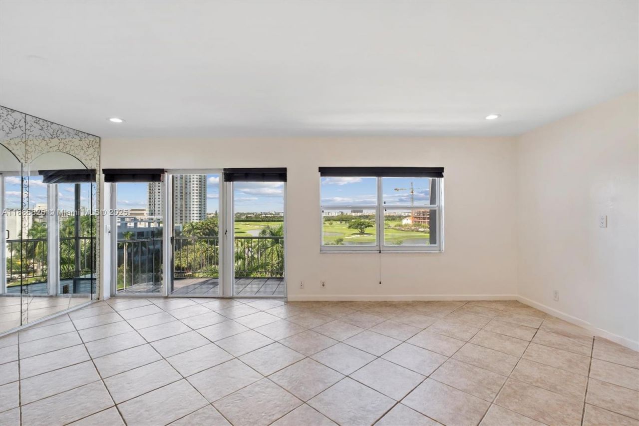 200 Diplomat Pkwy, Unit 825, Hallandale Beach, FL 33009 Photo