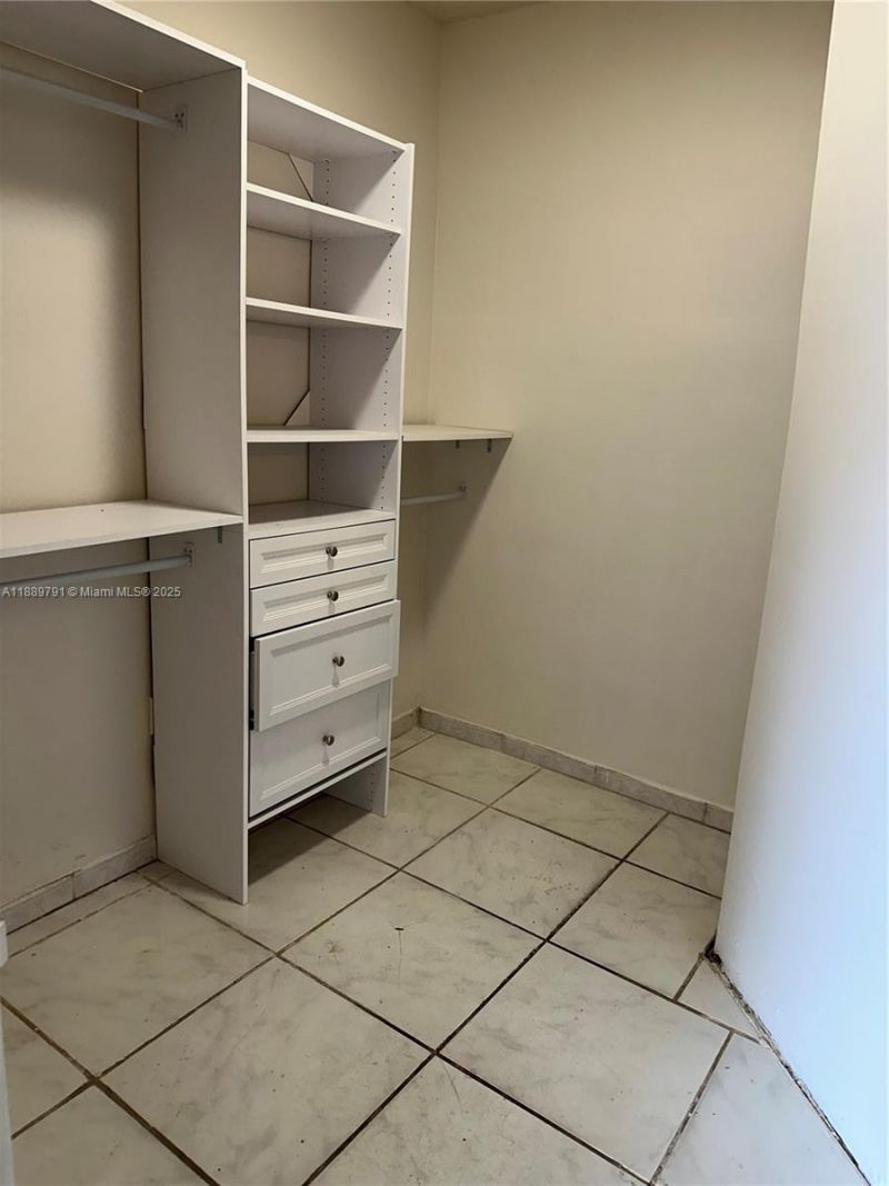 26 Diplomat Parkway, Unit 2248, Hallandale Beach, FL 33009 Photo