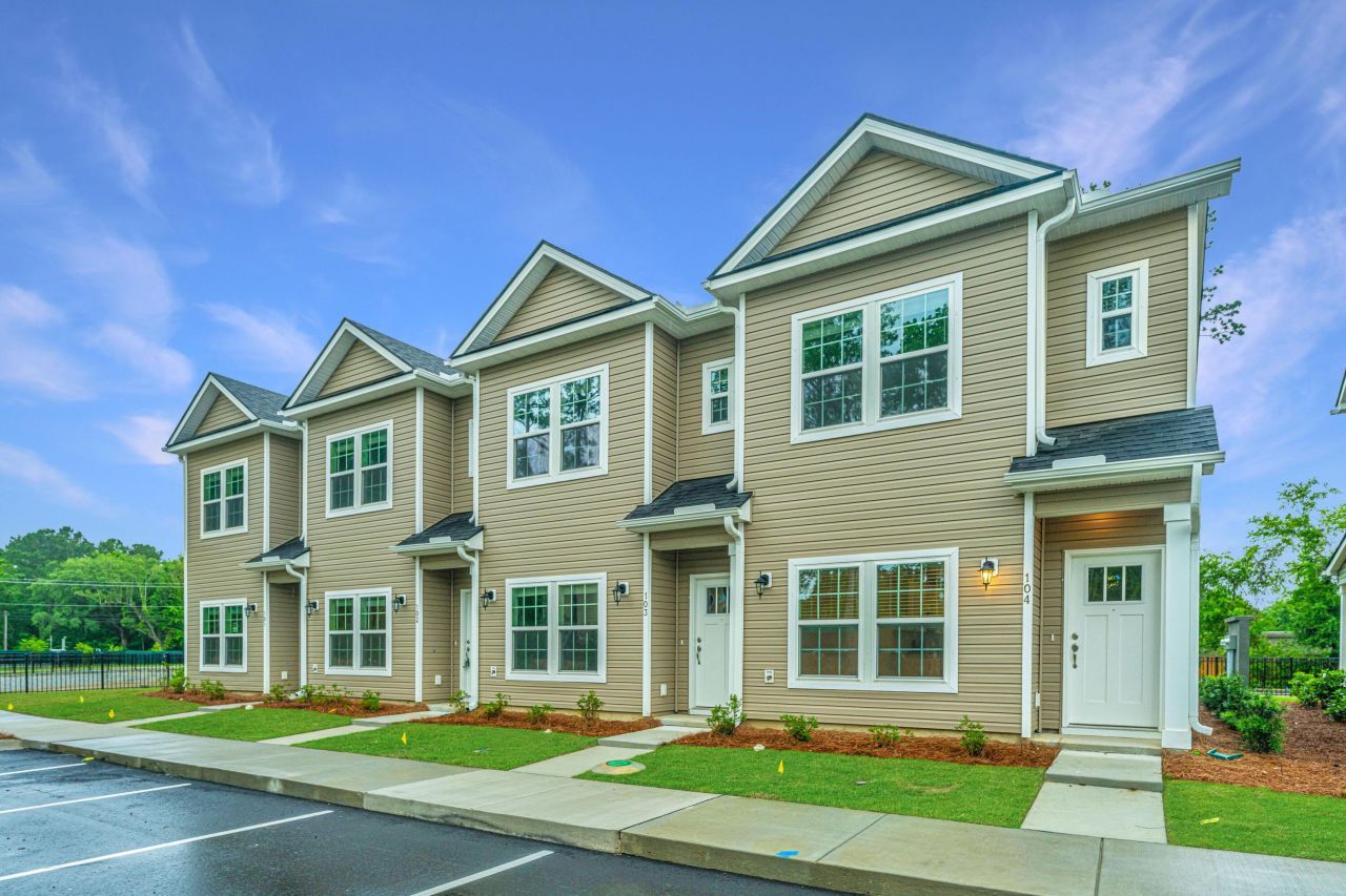 1301 Twin Rivers Drive Photo 4