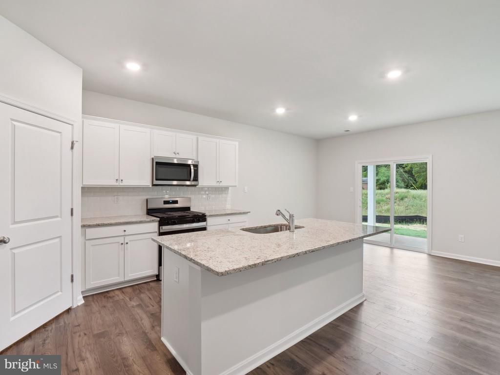 202 Glenmore Lane, Keswick, VA 22947 Main Photo