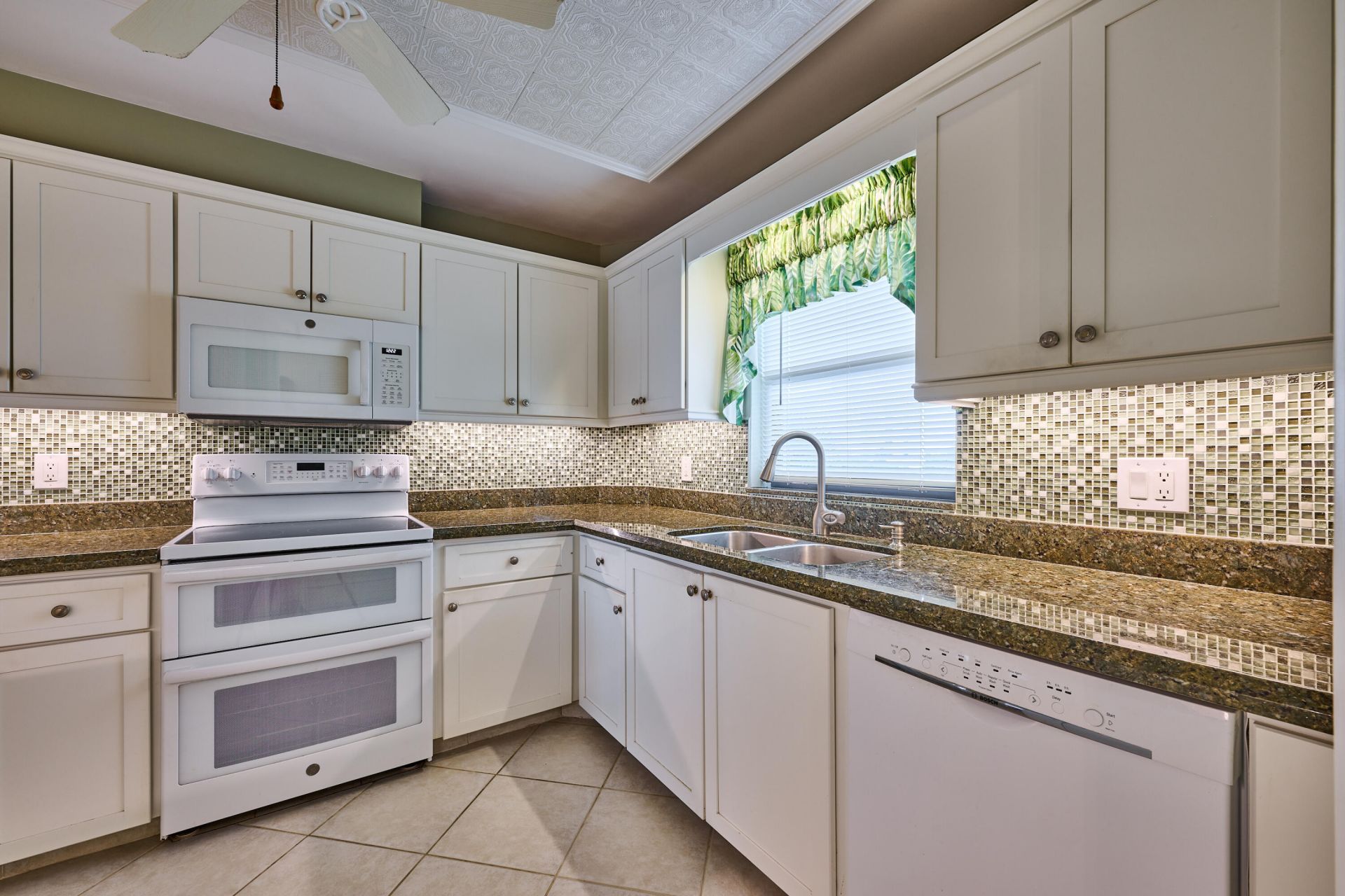 200 Intracoastal Place, Unit 402, Jupiter, FL 33469 Photo