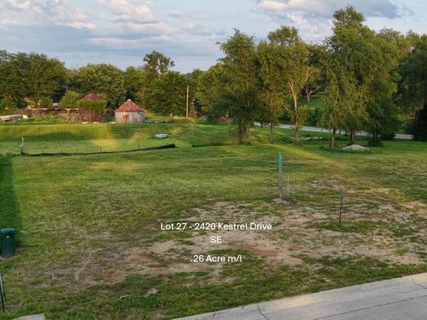 2420 Kestrel Drive SE, Cedar Rapids, IA 52403
