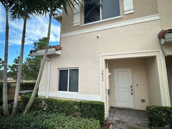 2800 NW 180th St, Miami Gardens, FL 33056