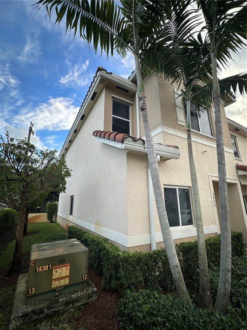 2800 NW 180th St, Miami Gardens, FL 33056 Photo