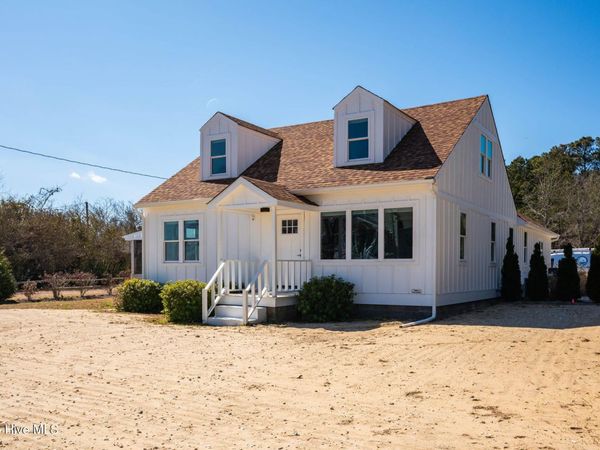 292 Narrow Shore Road, Aydlett, NC 27916