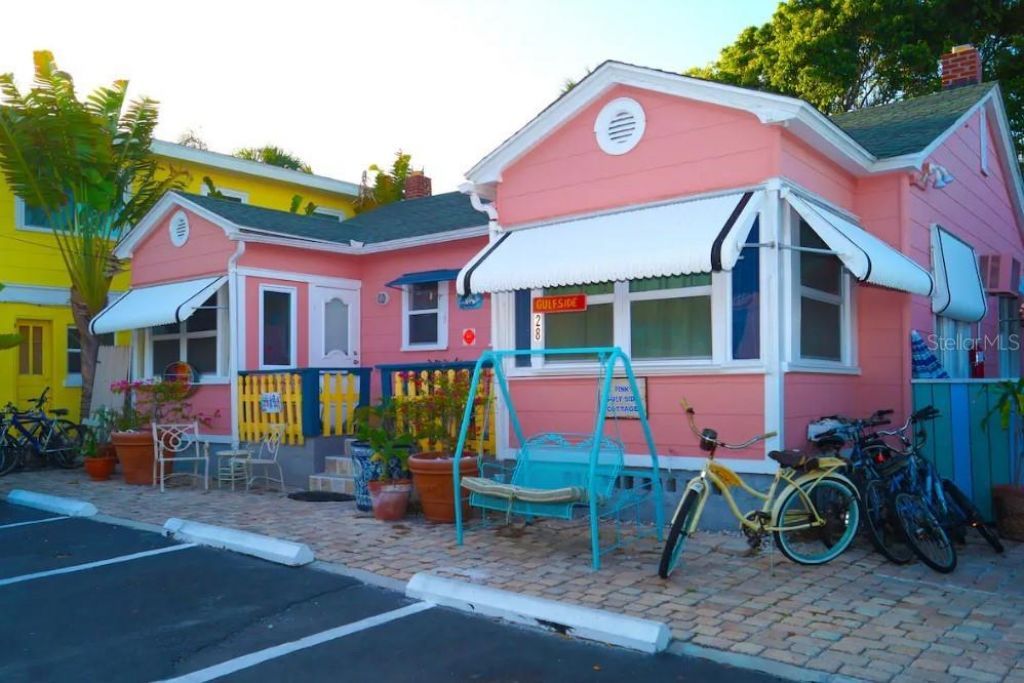 628 Mandalay Avenue, Clearwater Beach, FL 33767 Photo