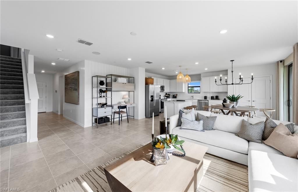 282 Silent Lake Dr, Lehigh Acres, FL 33936 Photo