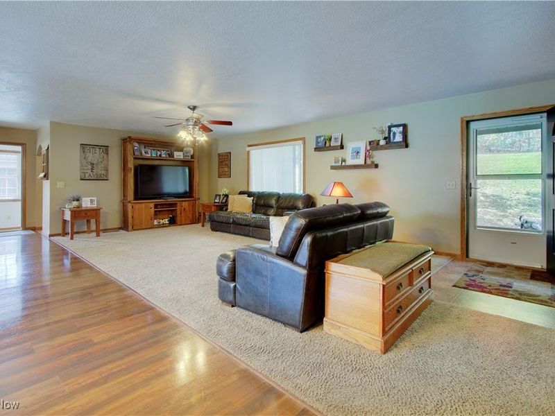 14015 Stimmel Street NE, Paris, OH 44669 Photo 9