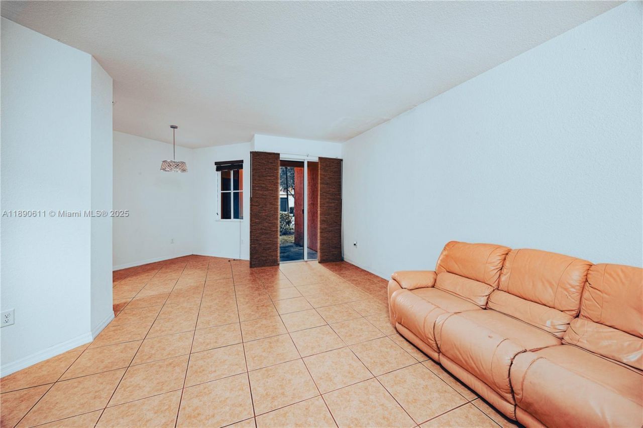 8928 SW 18th St, Miramar, FL 33025 Photo