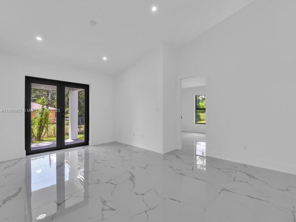 4913/4915 S Leonard Blvd S, Lehigh Acres, FL 33973 Photo