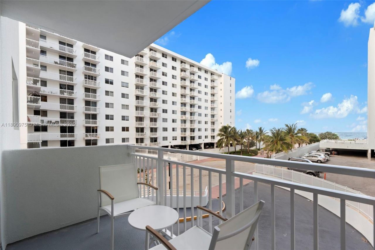 345 Ocean Dr, Unit 326, Miami Beach, FL 33139 Photo