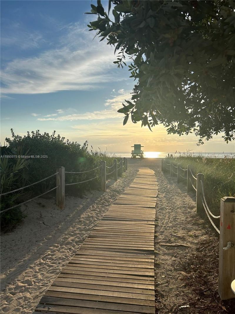 345 Ocean Dr, Unit 326, Miami Beach, FL 33139 Photo
