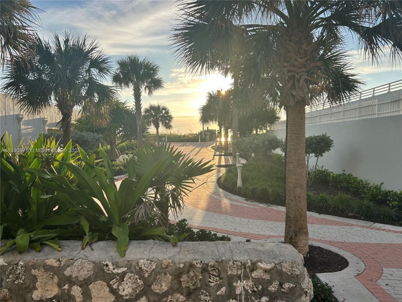 345 Ocean Dr, Unit 326, Miami Beach, FL 33139 Photo