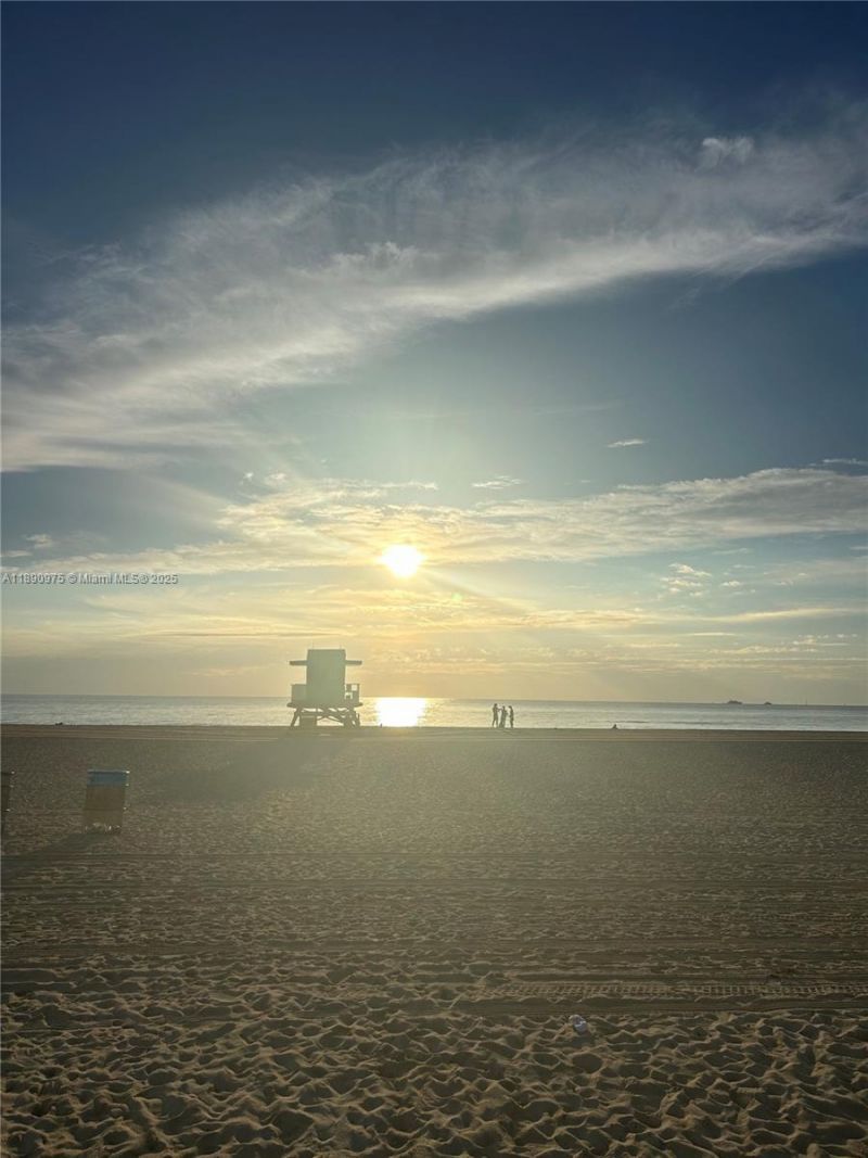 345 Ocean Dr, Unit 326, Miami Beach, FL 33139 Photo