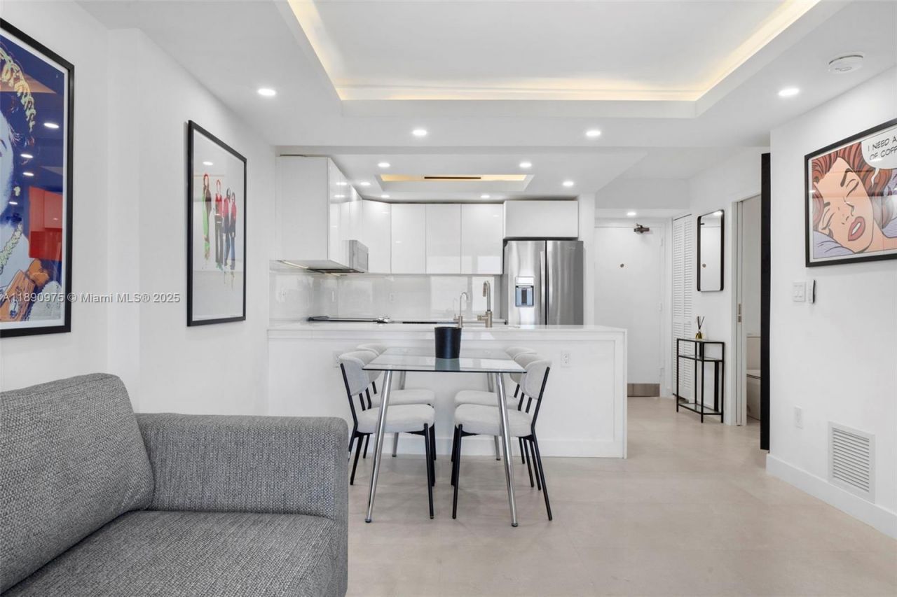 345 Ocean Dr, Unit 326, Miami Beach, FL 33139 Photo