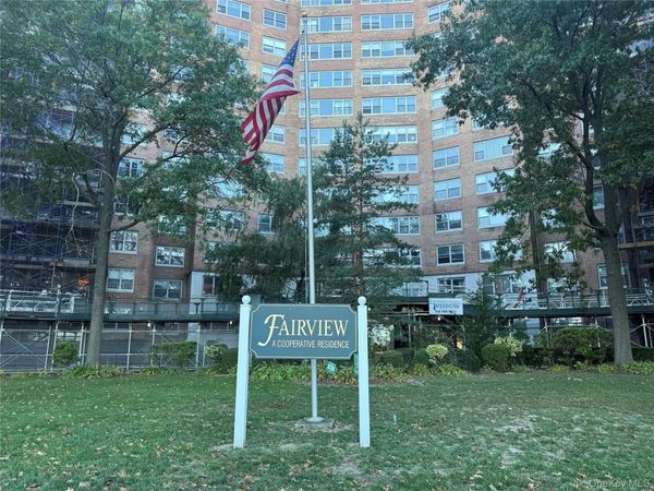 61-20 Grand Central Parkway, Unit B1501, Forest Hills, NY 11375