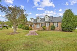 202 Greenleaf Circle photo 4