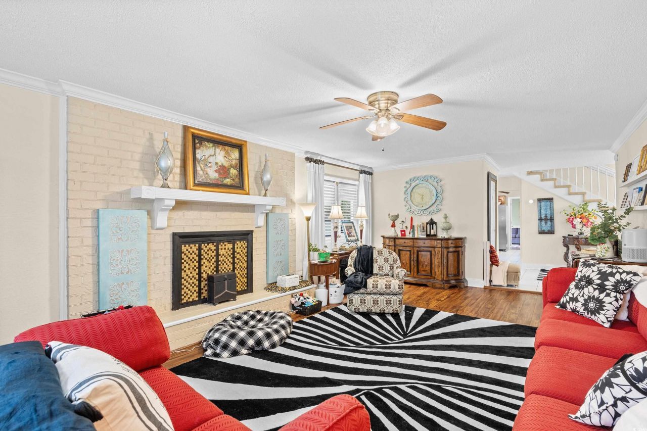 202 Greenleaf Circle Photo 6