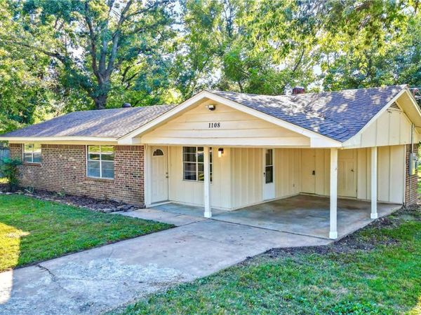 1108 SE E Street, Bentonville, AR 72712
