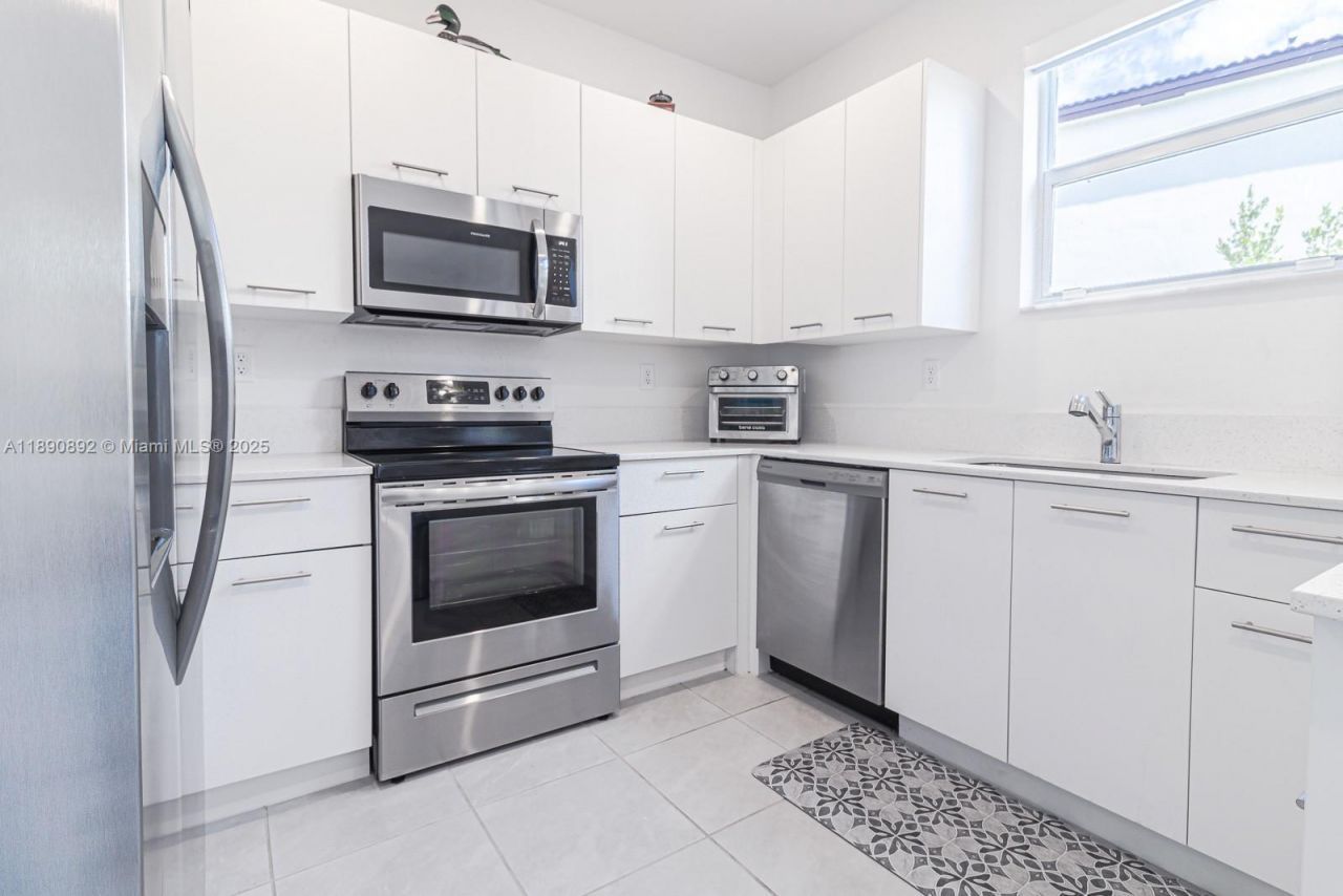 12509 NW 23rd Pl, Miami, FL 33167 Photo