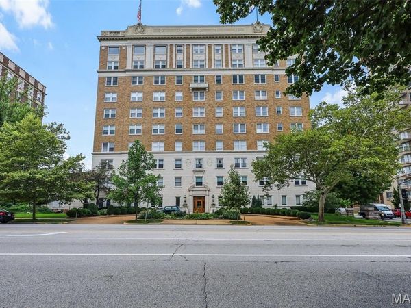 709 S Skinker Boulevard, Unit 601, St Louis, MO 63105