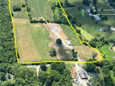 17805 E Union School Road, Independence, MO 64058