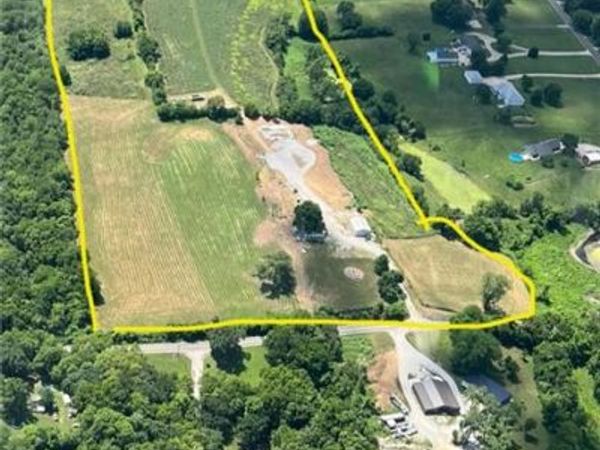 17805 E Union School Road, Independence, MO 64058