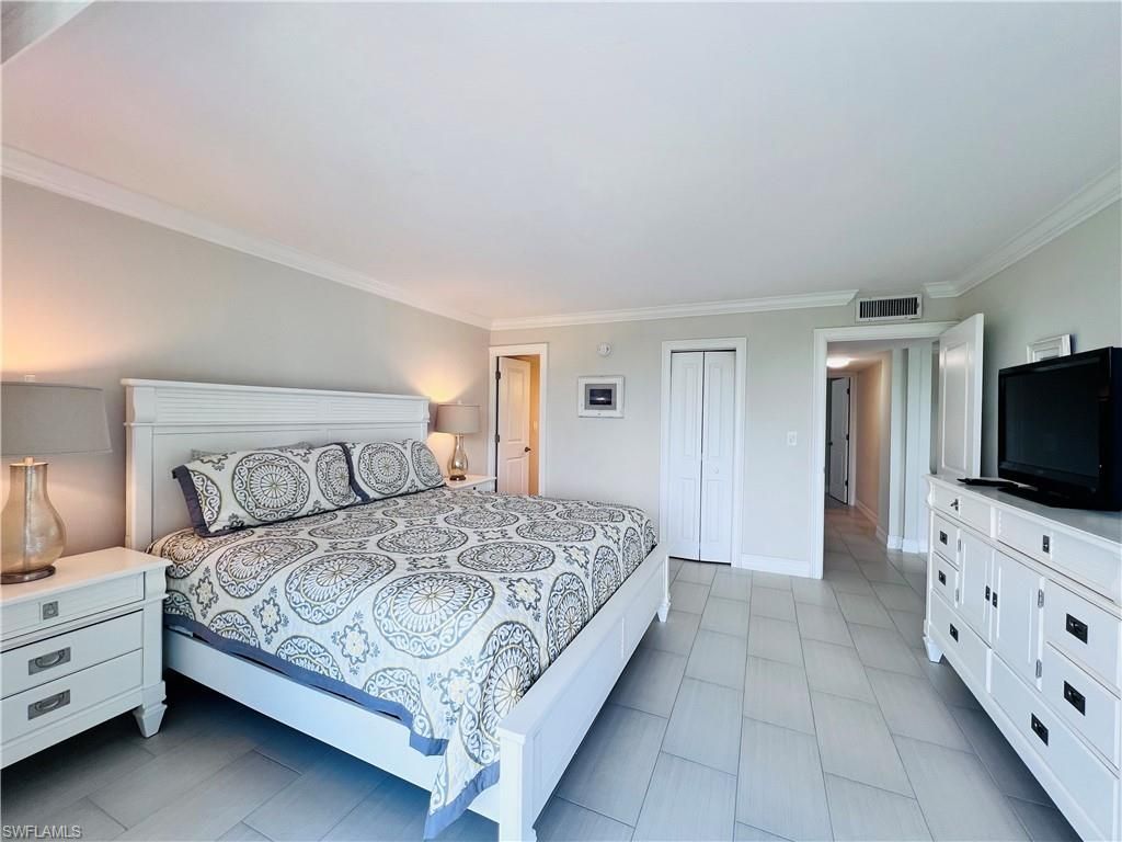 5 Bluebill Ave, Unit 303-1, Naples, FL 34108 Photo