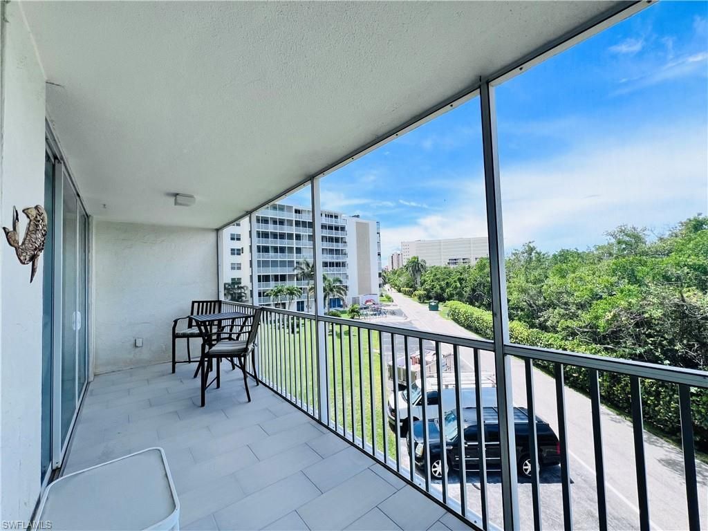 5 Bluebill Ave, Unit 303-1, Naples, FL 34108 Photo