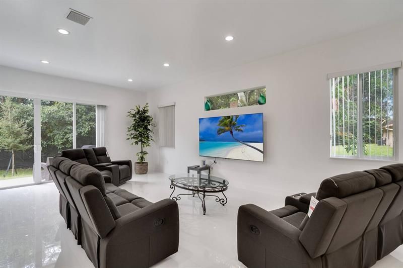 2962 NW 10th Court, Fort Lauderdale, FL 33311 Photo