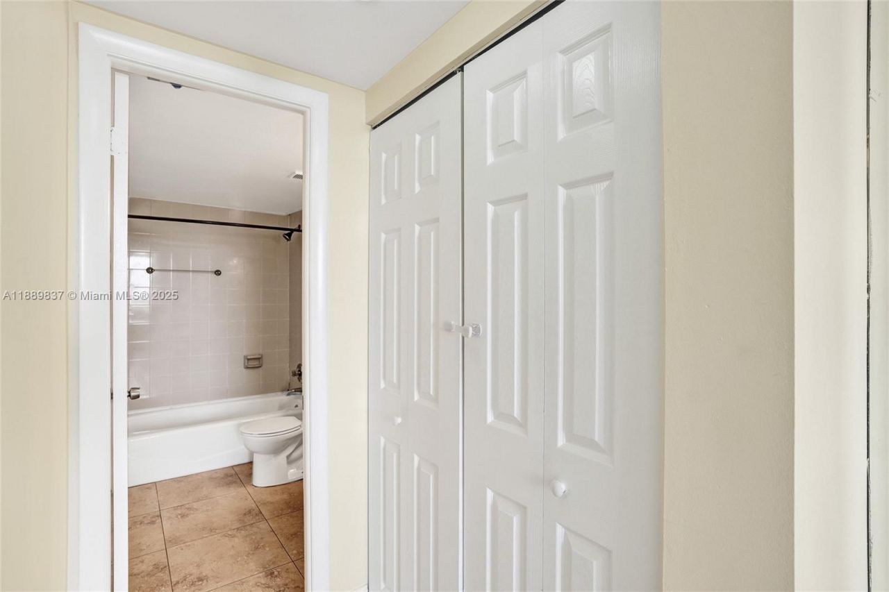 1470 NE 123rd St, Unit A1213, North Miami, FL 33161 Photo