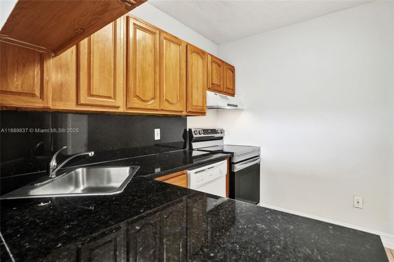 1470 NE 123rd St, Unit A1213, North Miami, FL 33161 Photo