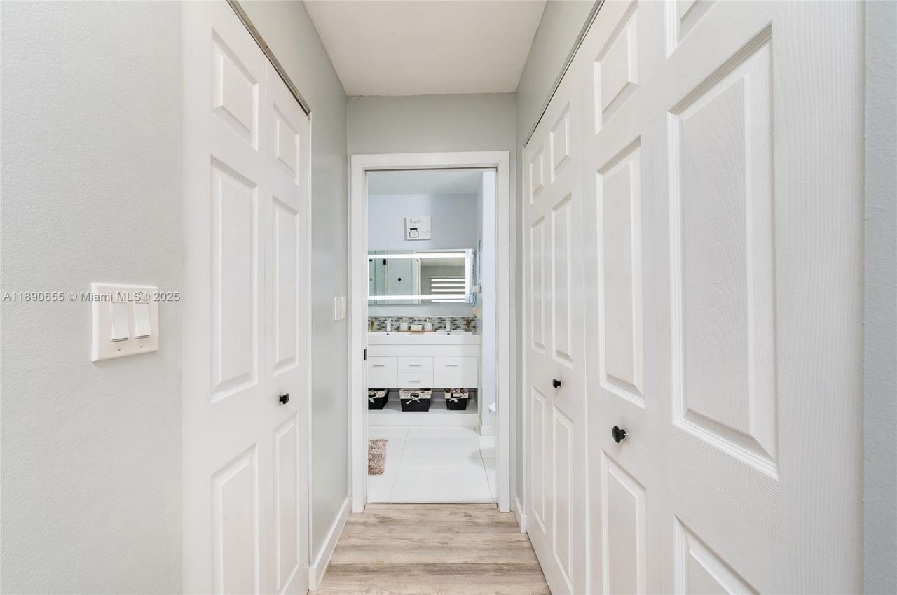 10048 SW 221st St, Cutler Bay, FL 33190 Photo