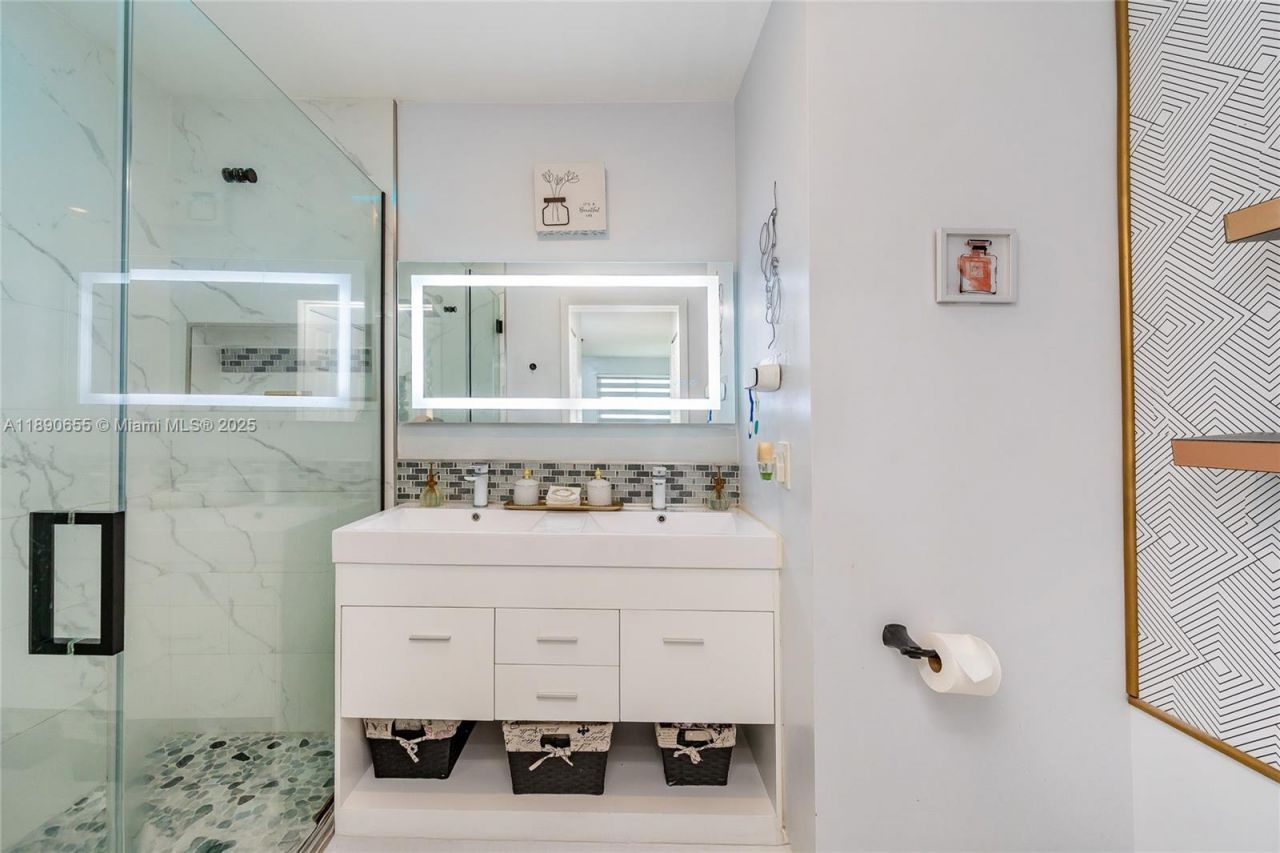 10048 SW 221st St, Cutler Bay, FL 33190 Photo