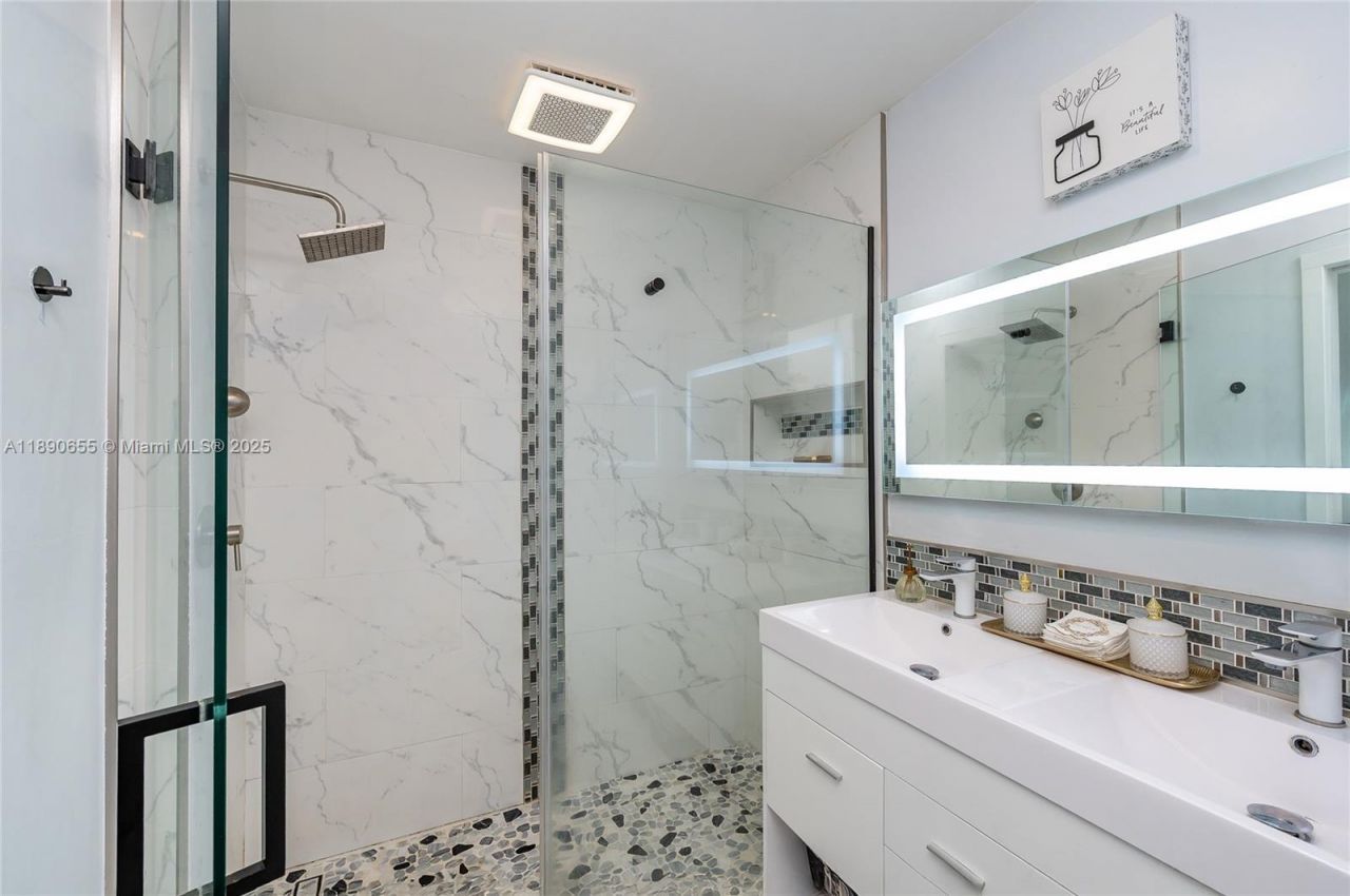 10048 SW 221st St, Cutler Bay, FL 33190 Photo