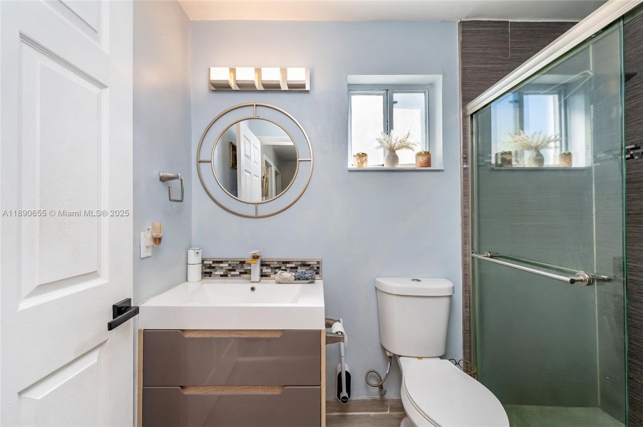 10048 SW 221st St, Cutler Bay, FL 33190 Photo