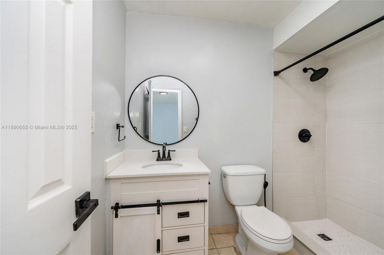 10048 SW 221st St, Cutler Bay, FL 33190 Photo