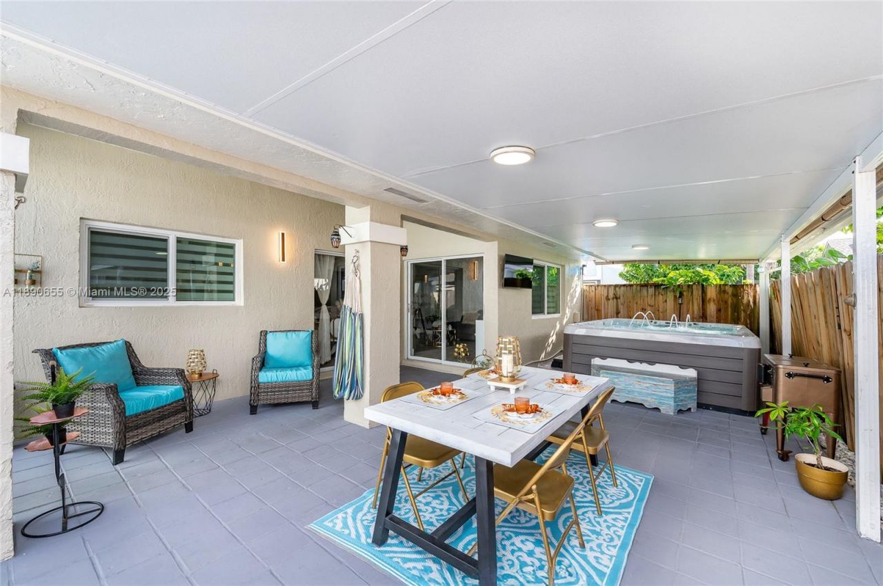 10048 SW 221st St, Cutler Bay, FL 33190 Photo