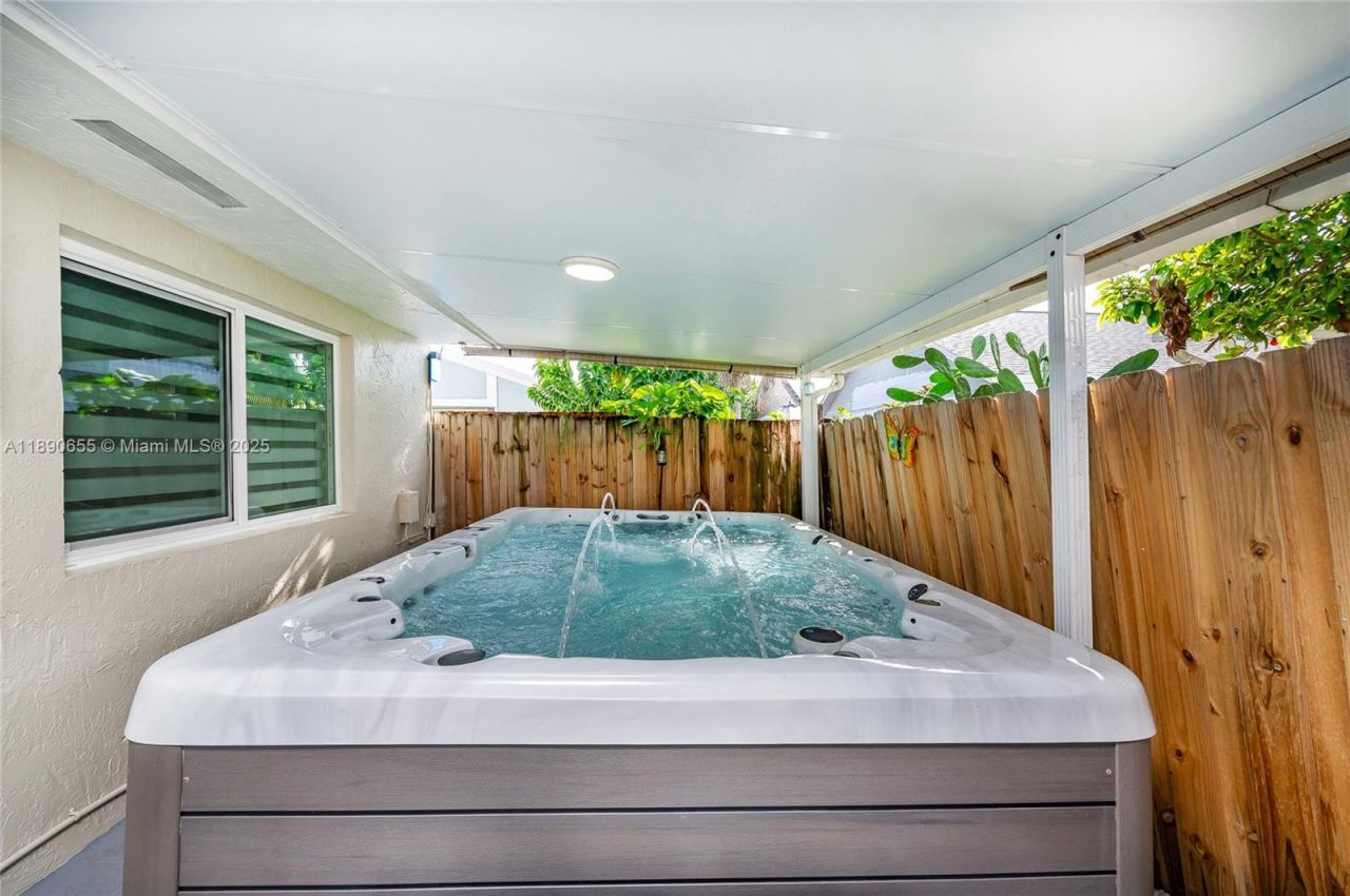 10048 SW 221st St, Cutler Bay, FL 33190 Photo