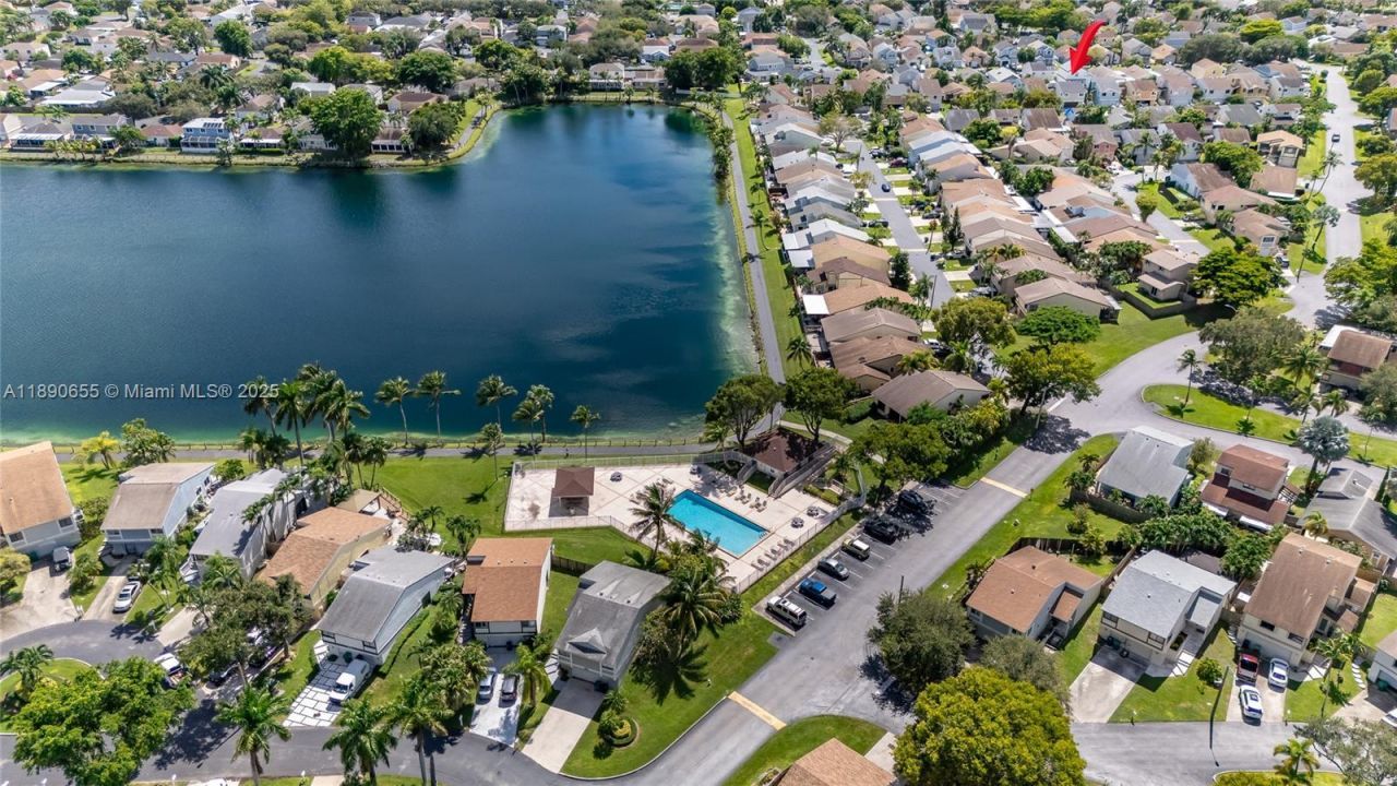 10048 SW 221st St, Cutler Bay, FL 33190 Photo