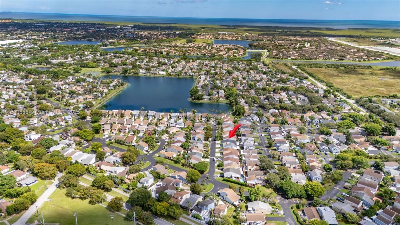 10048 SW 221st St, Cutler Bay, FL 33190 Photo