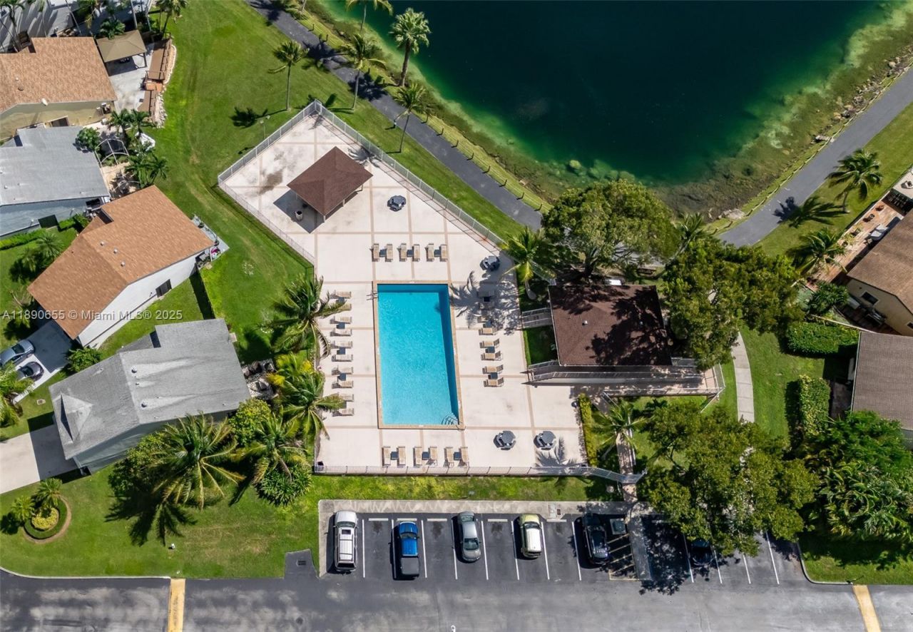 10048 SW 221st St, Cutler Bay, FL 33190 Photo