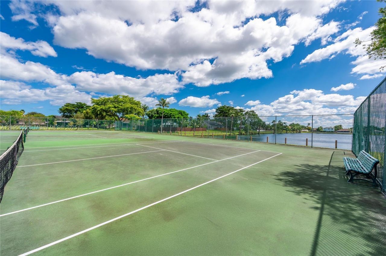 10048 SW 221st St, Cutler Bay, FL 33190 Photo