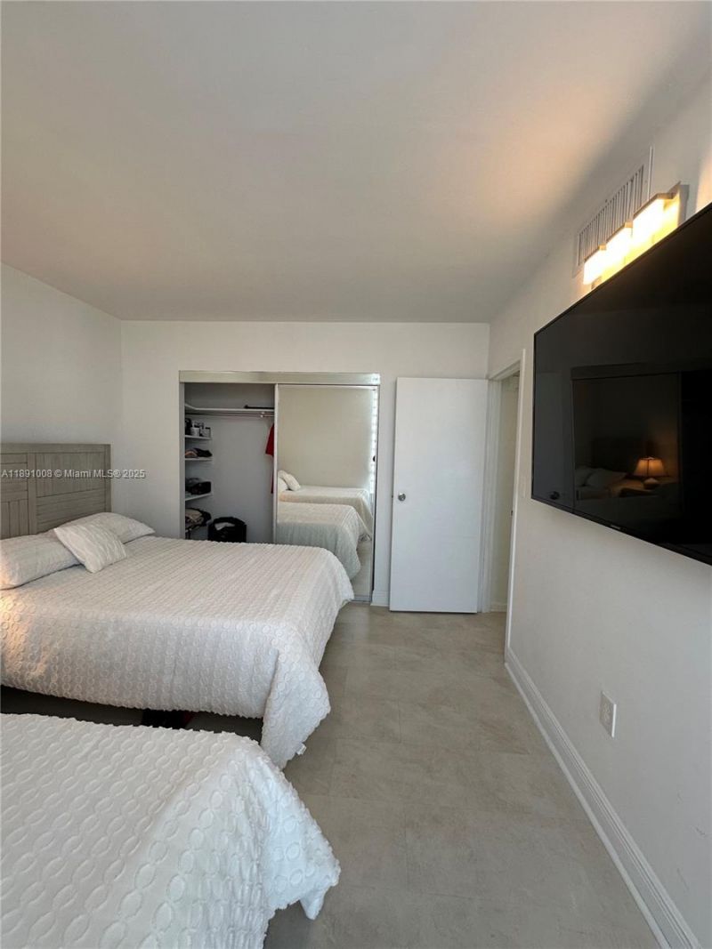 3675 N Country Club Dr, Unit 1809, Aventura, FL 33180 Photo