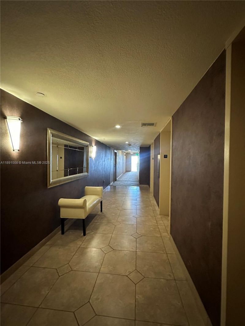 3675 N Country Club Dr, Unit 1809, Aventura, FL 33180 Photo