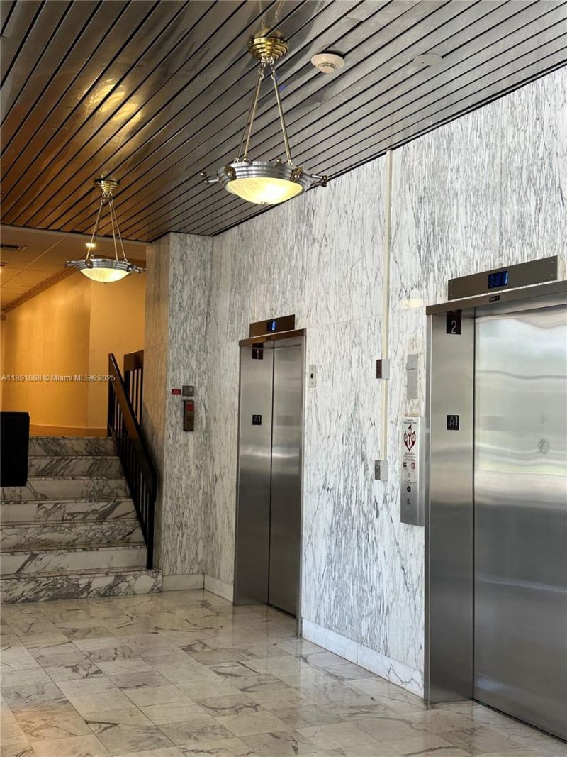 3675 N Country Club Dr, Unit 1809, Aventura, FL 33180 Photo